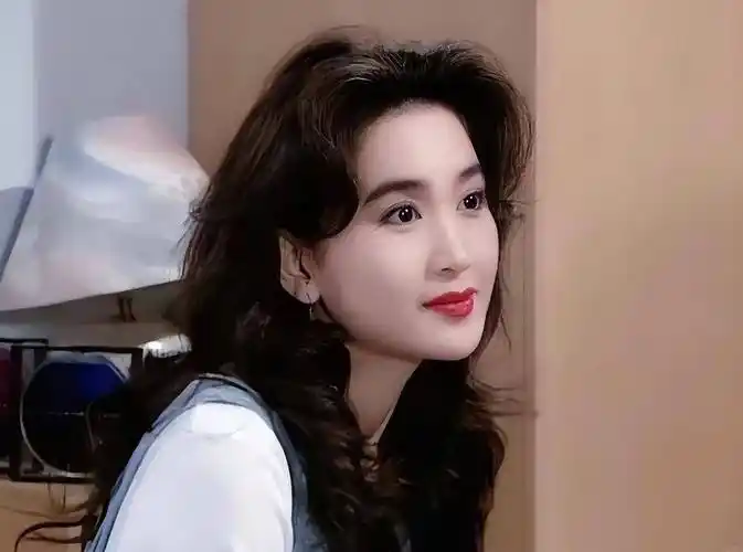 温碧霞_投资_时尚