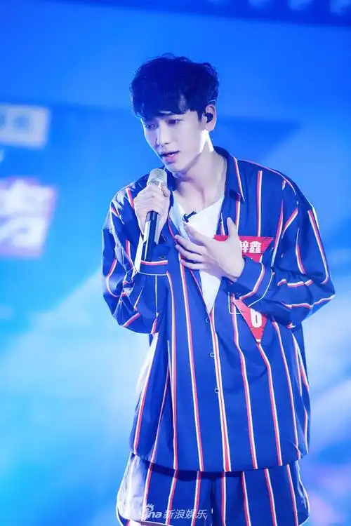 2017快乐男声首场个人赛战火初燃杨梓鑫死磕焦迈奇遭淘汰