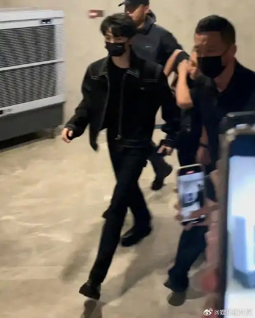 马嘉祺回旋踢##马嘉祺飞踢腿长