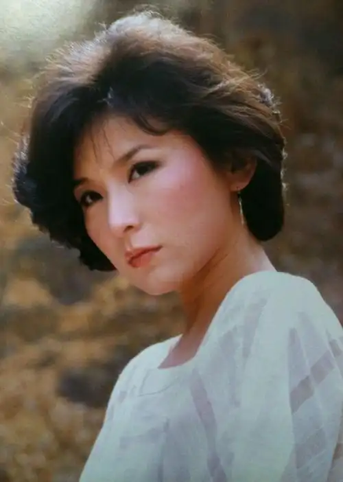 天后陈淑桦罕见近照曝光 63岁难掩苍老 当红时改名退圈至今未婚 | 新