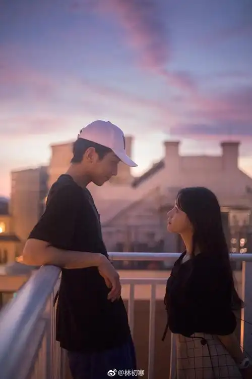 太甜了吧!情侣旅行照绝不出错的pose