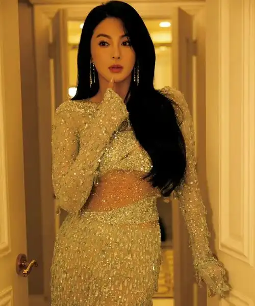 张雨绮也有赘肉