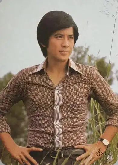 18岁的林青霞为什么对秦汉一见钟情看了他年轻时的照片就知道了