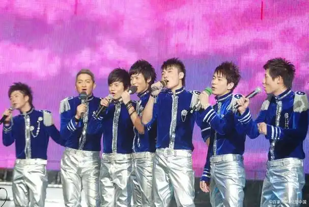 这一年,湖南卫视推出了备受瞩目的音乐真人秀节目《快乐男声》(简称"