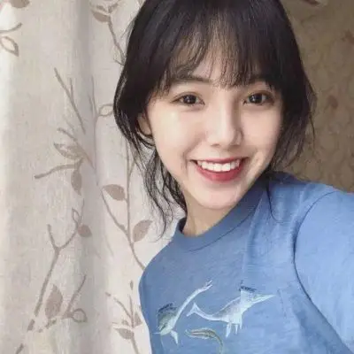 笑得很治愈的女生头像 00后阳光爱笑开朗女生头像图片