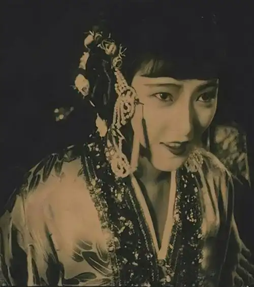 《盘丝洞》:1927年的香艳大尺度电影,为何开创了影史先河