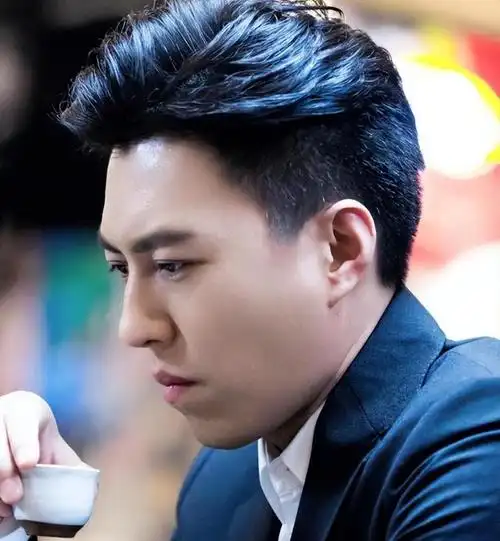 靳东:尽管我和江珊曾相恋,但余生定不负二婚的李佳