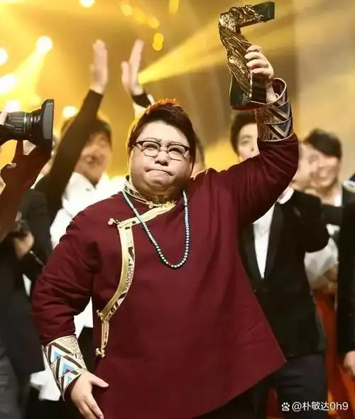 韩红曾称自己大学是校花,看了她18岁的照片以后,我真的被惊艳了