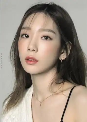 韩国美少女金泰妍