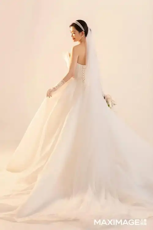 新娘特刊心动加成记录白纱下最迷人的你