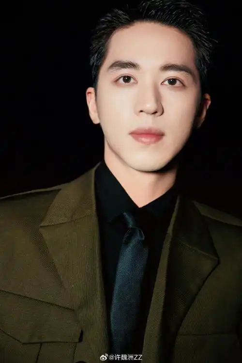 中国电影导演之夜#与电影同行,与时代共鸣,演员许魏洲已就位!