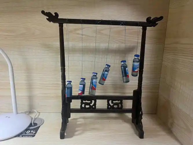 今天,老师布置手工作业,自制小乐器,哈哈,制作过程不到十分钟