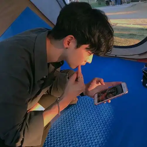 gyokooの男生头像韩系ins自截精选