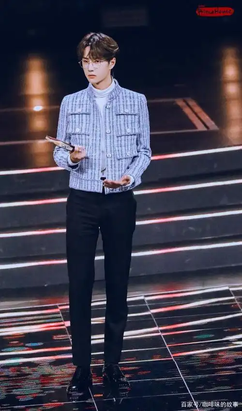 长腿精就是王一博的腿,又细又直,身材比例还好,是我羡慕的腿精