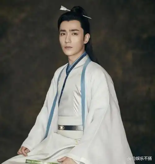 在男性明星中,武汉伢三人——王凯,袁弘和朱一龙——无疑是最为人们所