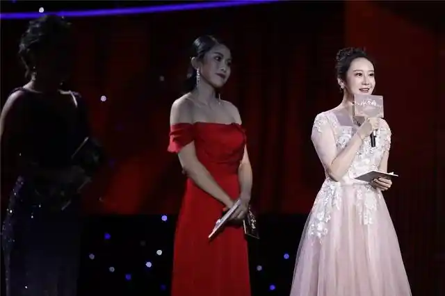 回顾| 颁奖盛典主持人华丽瞬间