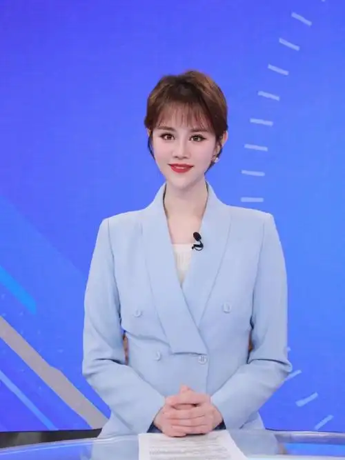 ootd每日穿搭  #央视主持人  #穿搭  #西装