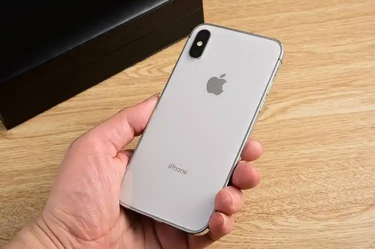 苹果x是哪年上市的 - 零分猫