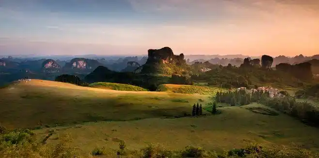 深藏着一个比北方草原牧场还要壮观的地方,人们称之高山草甸