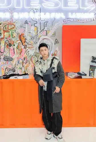 黄景瑜现身活动,暴瘦到脸都凹进去,粉丝担心了