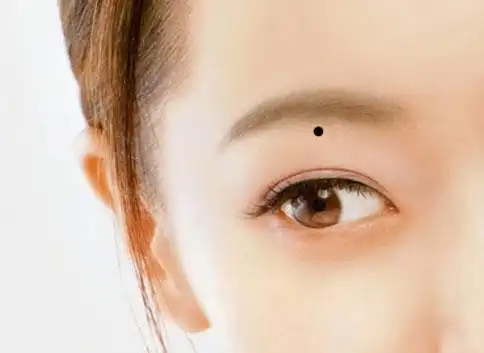 要留意:暗藏二婚运的女生痣相(组图)|面相|女人|二婚_新浪星座_新浪网