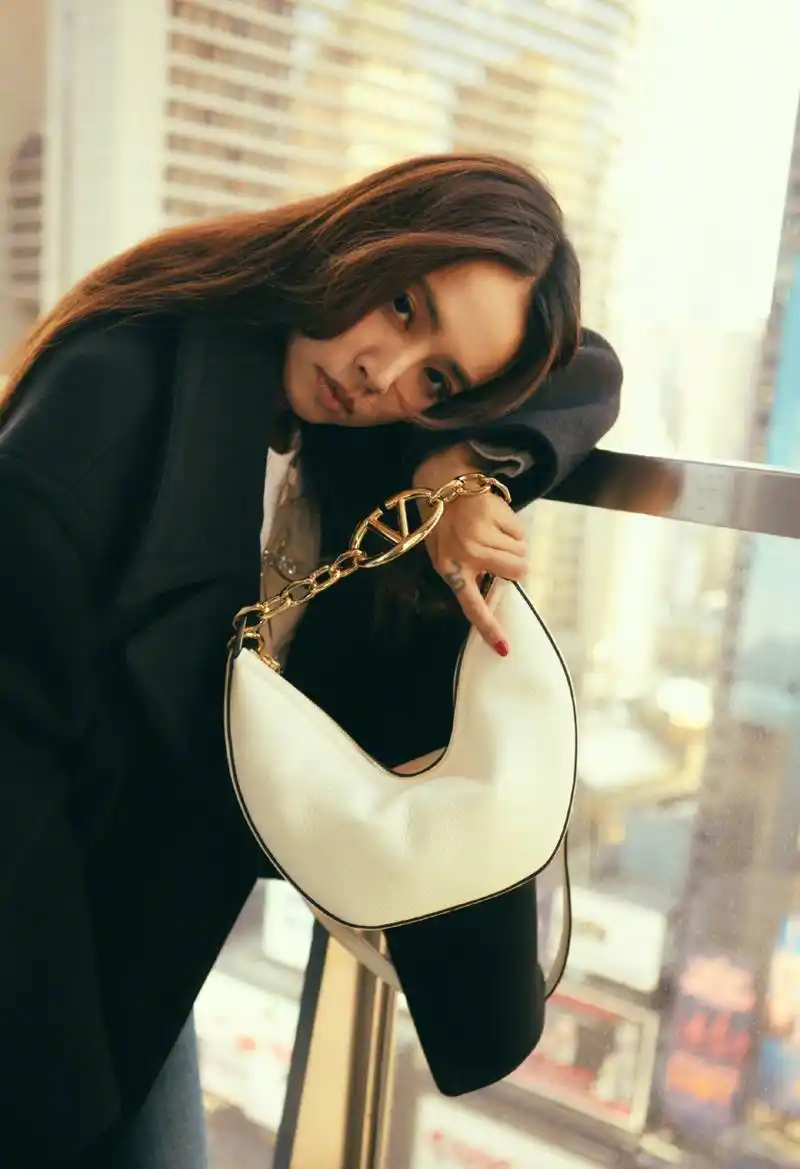 2月创作激励计划# #时尚穿搭# #女明星# 蔡依林时尚大片欣赏,女王