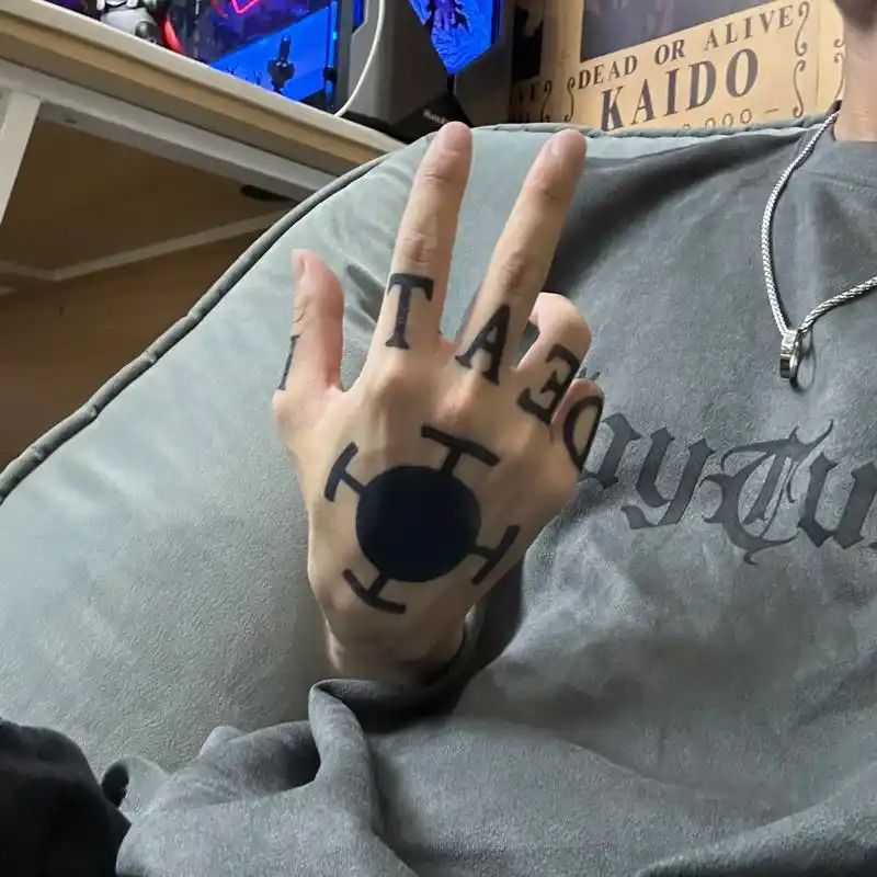 "你会拒绝一个不喜欢吃面包片的男孩吗"#海贼王 #罗 - 抖音