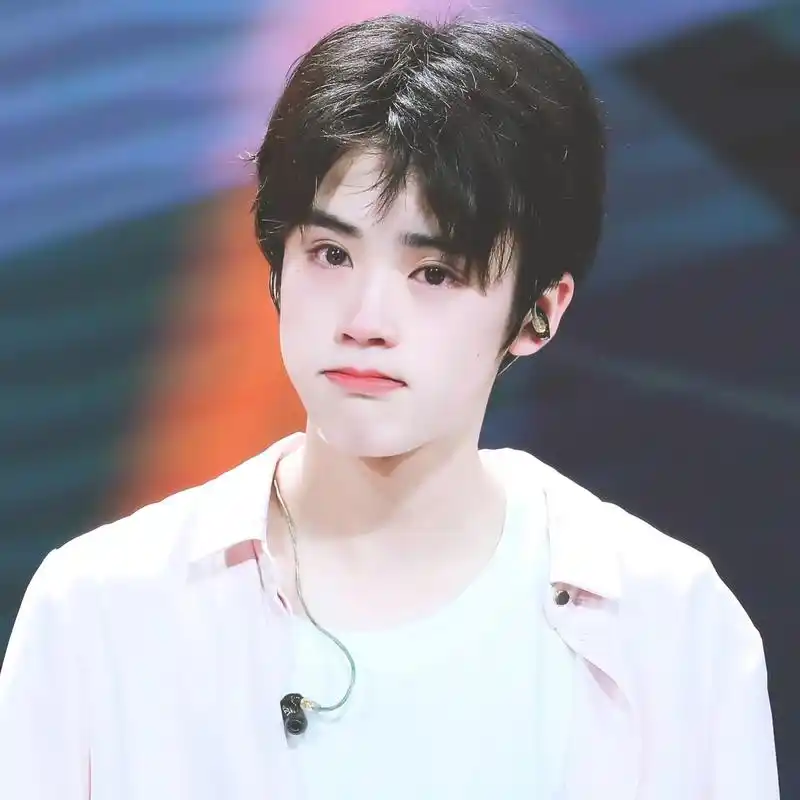 台风少年团 "那天姚景元带着那熟悉的行李箱回来了"耀文,都 - 抖音