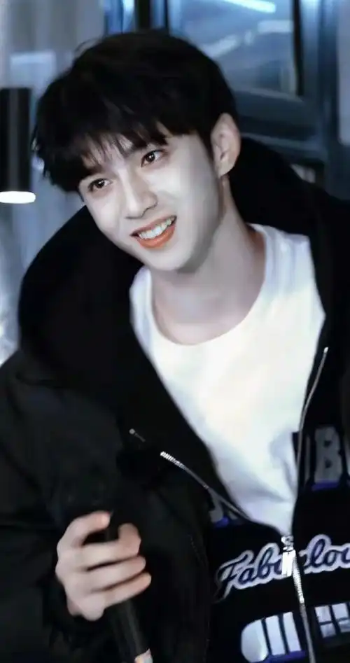 壁纸超话明星壁纸第312期|刘耀文