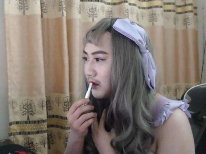 这里随便举几个例子,茄子年轻的时候的还是非常帅气的,还被人称为电竞