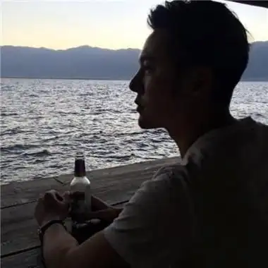 2021头像成熟一点的男生图片