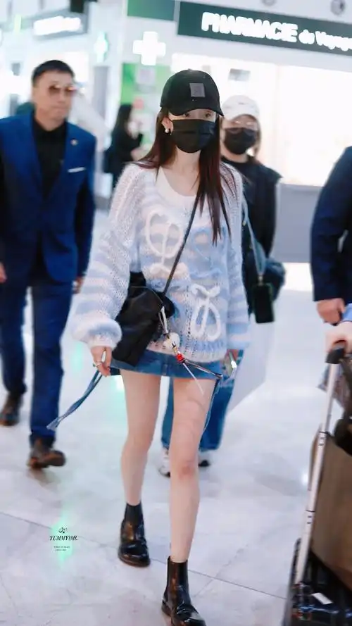 #杨幂私服##杨幂巴黎私服出街##杨幂loewe罗意威全球品牌代言人##杨幂