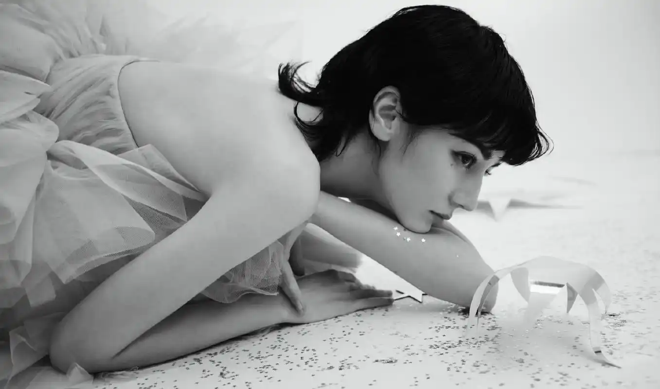 迪丽热巴尝试短发狼尾造型,来评价一下!#迪丽热巴