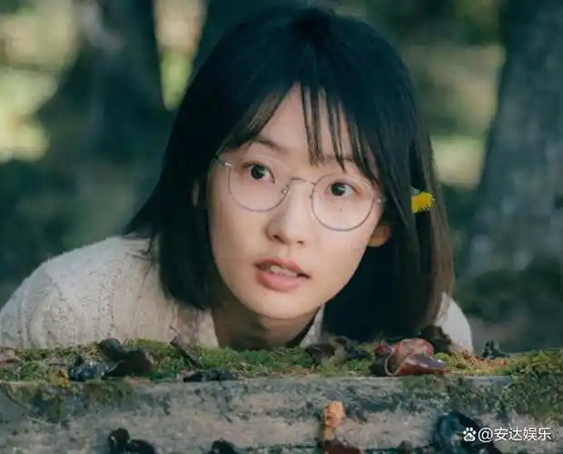 周依然:素颜出镜却火爆全网,大咖争相合作,张艺谋的话再次应验