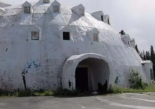 世界第一"奇葩酒店",看上去像"一座坟",游客住了却不想走?