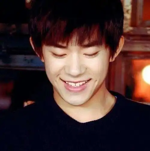 易烊千玺粉丝乱炖,用家乡话或方言来夸他,笑翻了