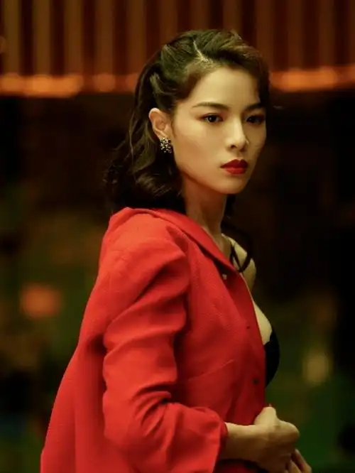 看了《荞麦疯长》,我只想说钟楚曦的高级感,好绝!_化妆