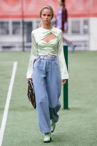 单品趋势2021春夏牛仔装流行趋势