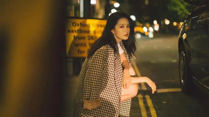 李沁明星风尚壁纸2