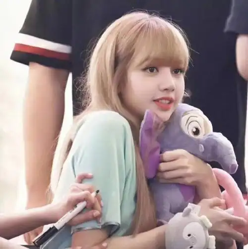 blackpink lisa头像真的是好可