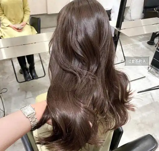 不用漂且显白的巧克力色这款巧克力深棕