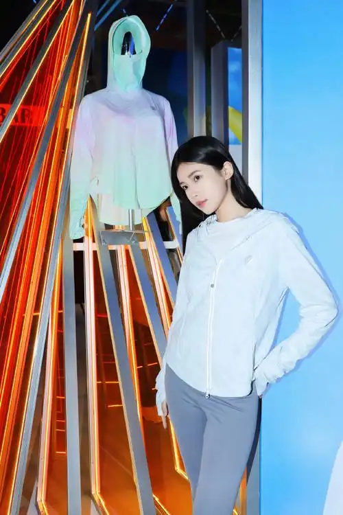 波司登防晒衣展x时尚芭莎##杨紫波司登防晒衣大片