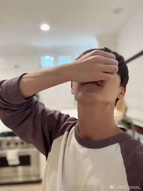 马天宇准备把胡子留到头发这么长大哥你才多大能不能别留胡子了你看看