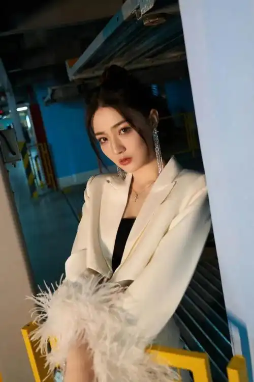 徐璐背后的故事