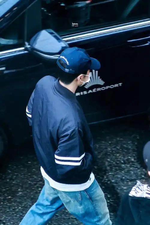 王一博出发巴黎##王一博抵达巴黎机场##王一博机场