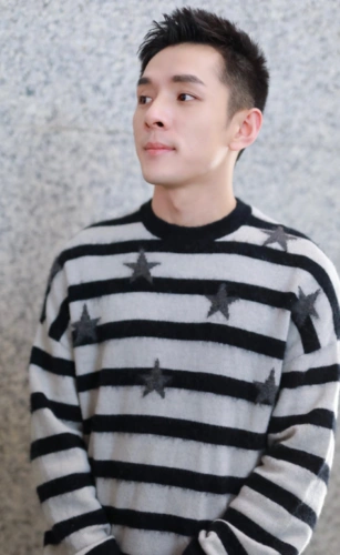 路人用原相机拍李佳琦素颜,拍出零瑕疵的婴儿肌,这脸天使吻过?