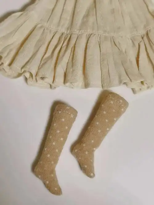 今天来双袜子吧