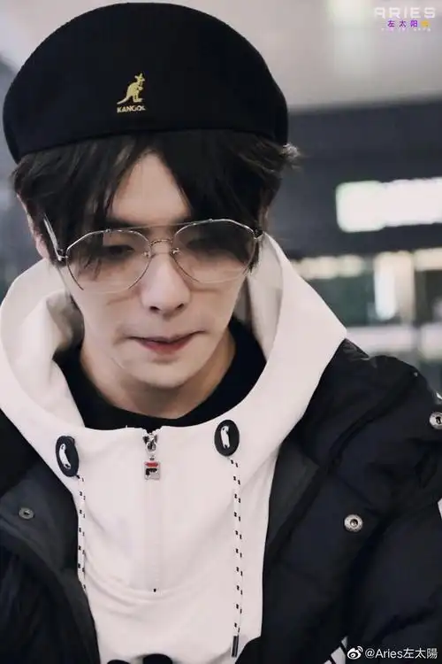 演员肖宇梁专楼100