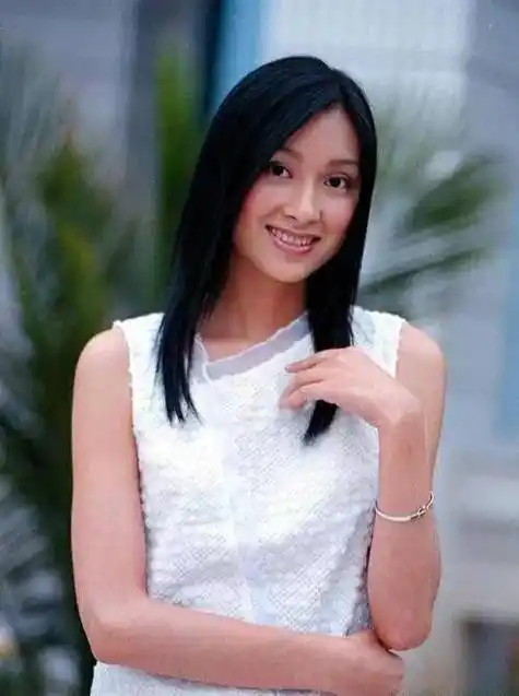 杨恭如忧伤时说的一句话,恋爱的姑娘最好切记,利于找到需要的人