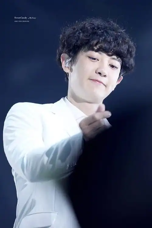 帅气和可爱之间转换日期:180603 香港演唱会day-2朴灿烈超话@real